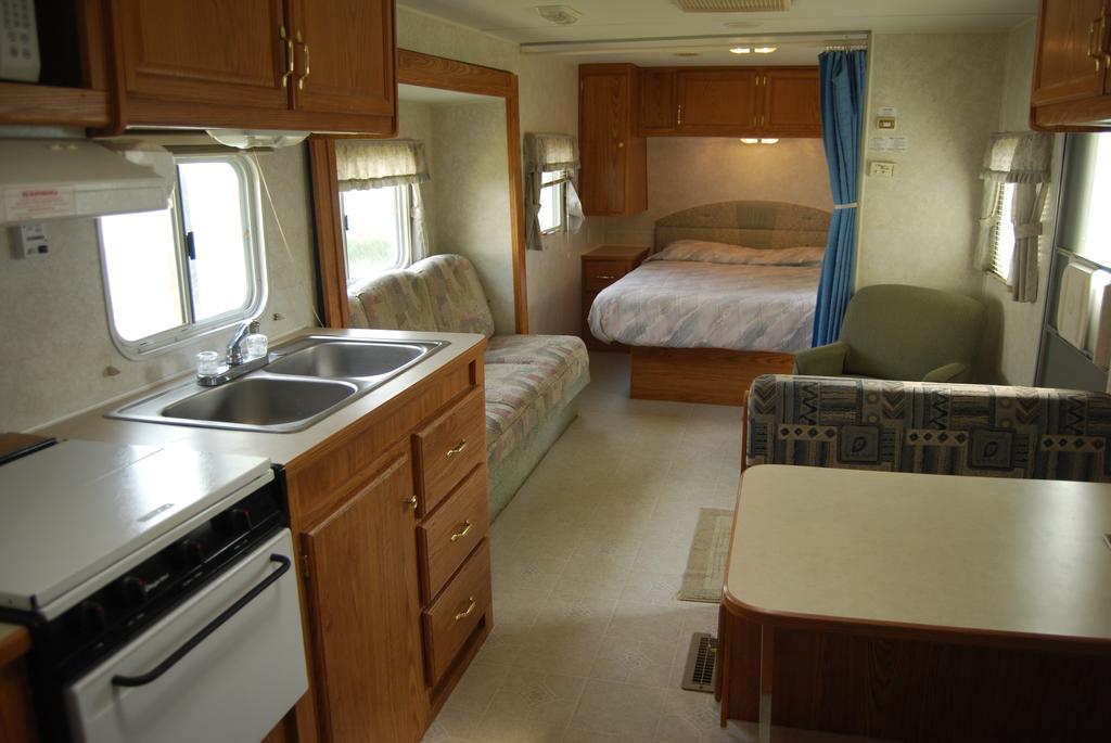 Crescent Bar Camping Resort Studio Cabin 1 Trinidad Extérieur photo